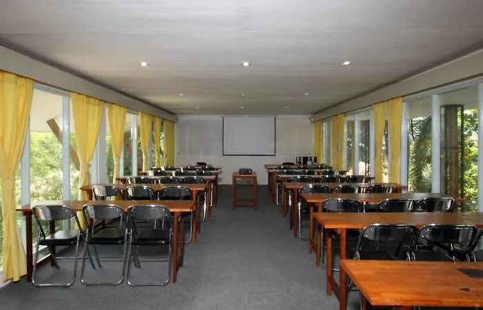 The Village Hotel 3*