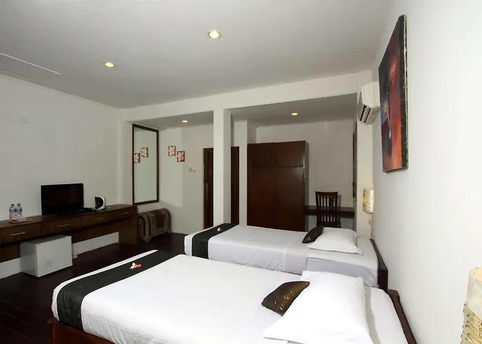 The Village Hotel 3*